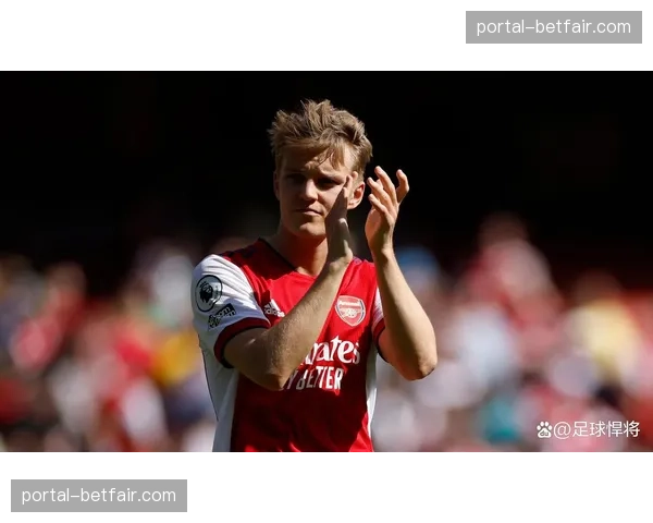 阿森纳客场2-1逆转阿斯顿维拉，厄德高绝杀助枪手保住榜首