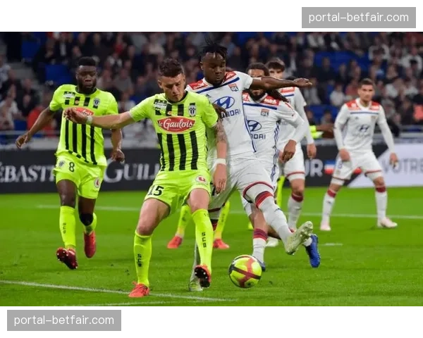 赛前发布会,斯特拉斯堡主帅确认将坚持近几场的定位球战术布置 赛前发布会,斯特拉斯堡主帅确认将坚持近几场的定位球战术布置